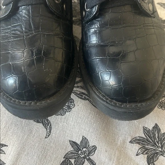 MIA Black Faux Croc-Embossed Combat Boots size 6 - Picture 6 of 8